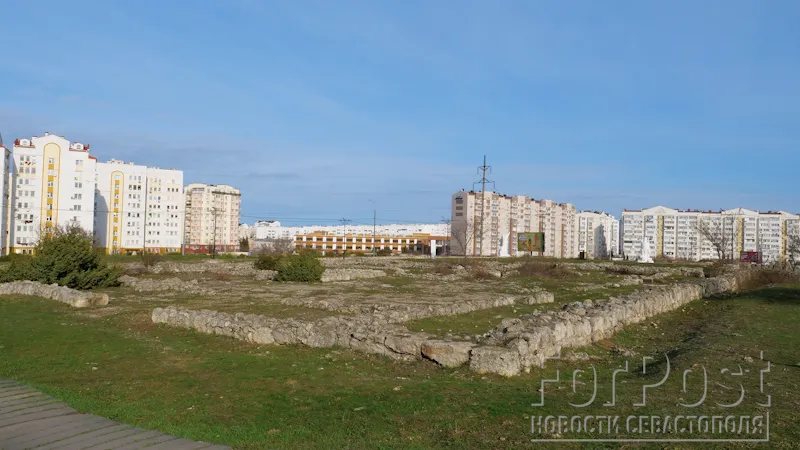 Древнюю усадьбу Херсонеса в Севастополе освободили от мусорной свалки