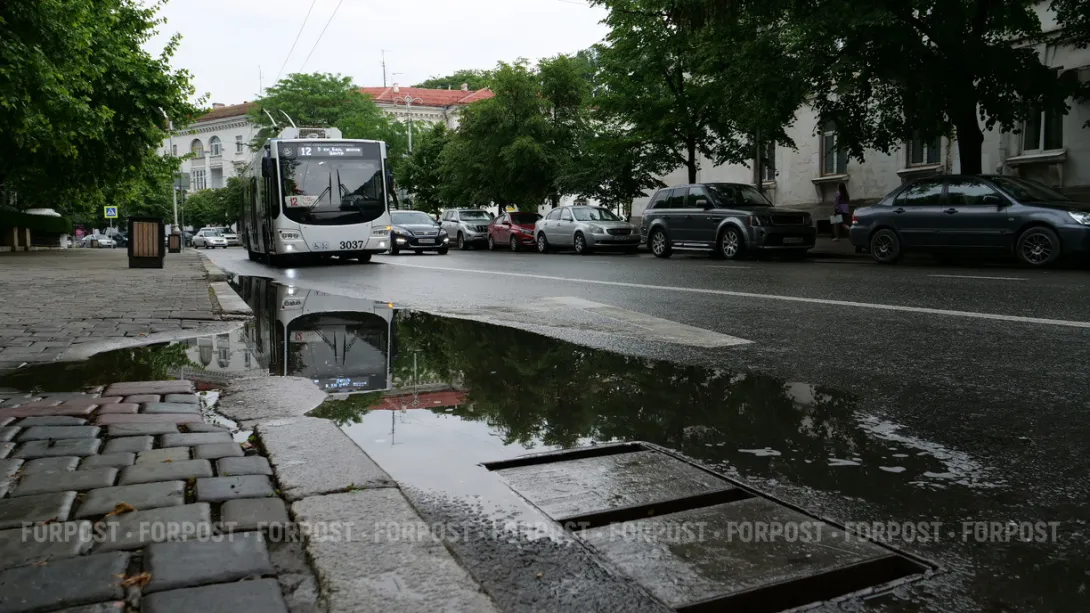 «Почините Севастополь!» — о последствиях «обычного дождя» в городе