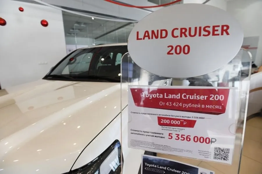 Чиновники Севастополя покупают роскошный внедорожник за 6 млн