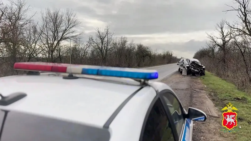 Лобовое столкновение на крымской трассе окончилось трагедией