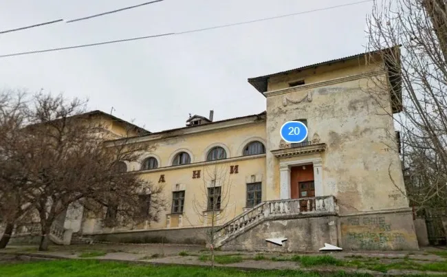 «Я там ребенка родила», — севастопольцы требуют вернуть баню