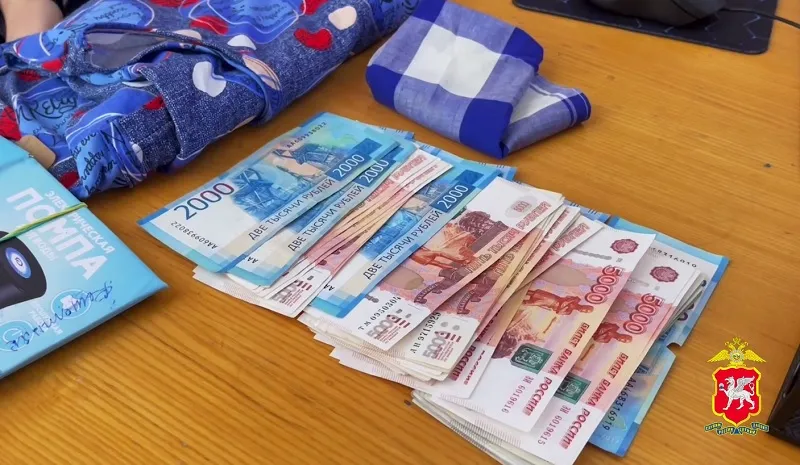 Севастопольский пенсионер невольно стал и жертвой, и мошенником