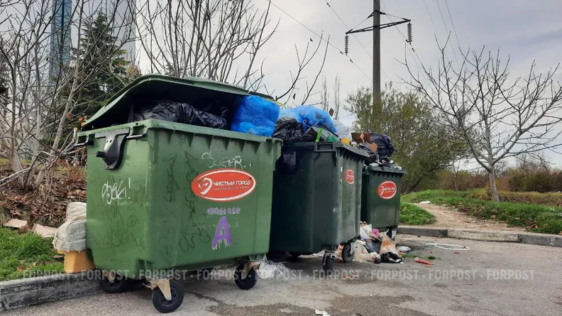 В Севастополе компания по вывозу отходов оставила сотрудников без зарплат
