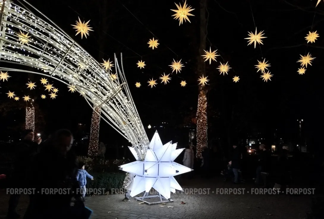 Новый год к нам мчится: В Балаклаве начали подготовку к праздникам