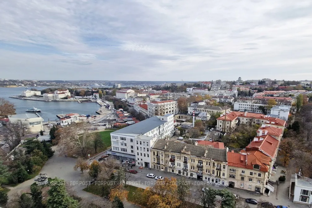 Почему «лицо» Севастополя всё меньше соответствует модной «шляпе» и «орденам»?