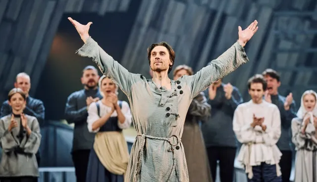 Ставший премьером Севастопольской оперы Дмитрий Соболевский о любви к городу и новогоднем «Щелкунчике»