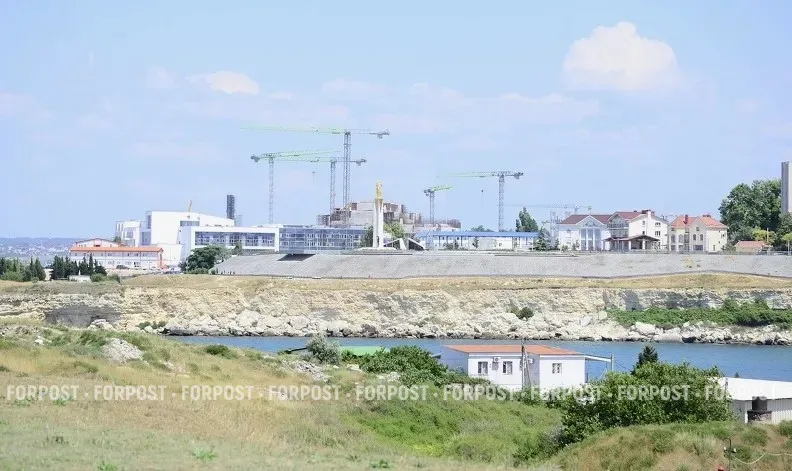 Суды отказали бизнесменам в правах на бывший военный завод в центре Севастополя