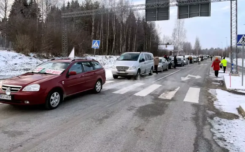 В Финляндии прошел массовый автопробег с требованием открыть границу с Россией