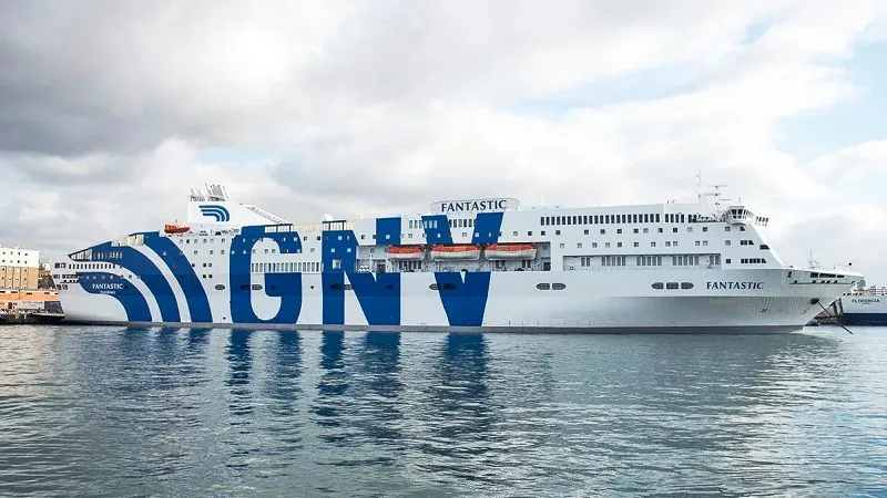 Латвийца и болгарина обвинили в атаке на французский паром в Африку в интересах России