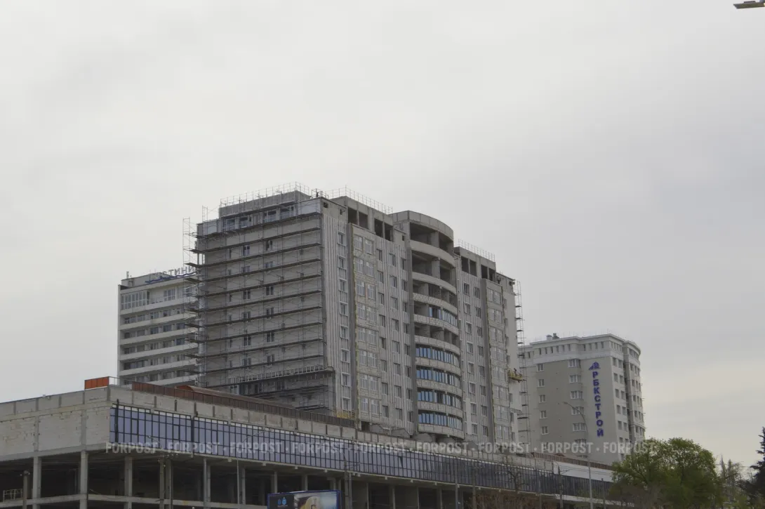 Застройщик бьётся за право строить высотку около школы в Севастополе