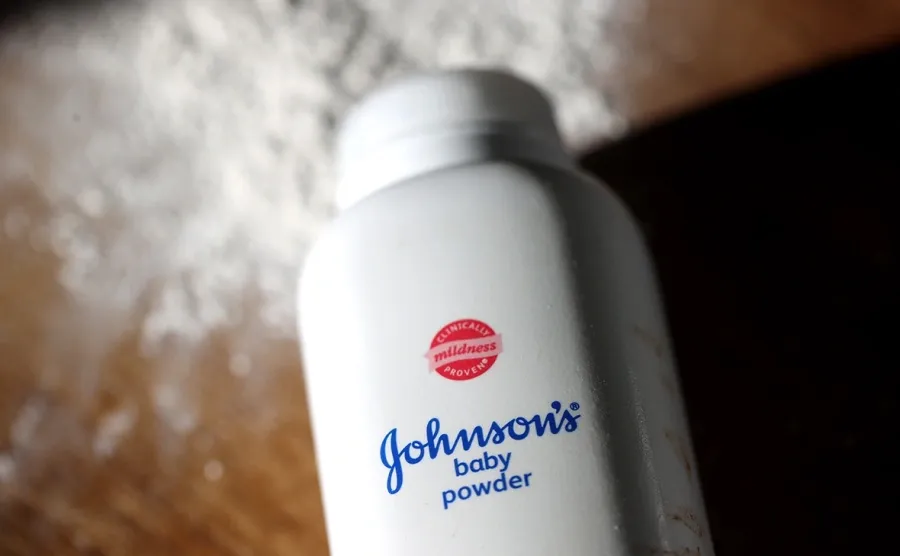 Вынесен новый многомиллионный вердикт против Johnson & Johnson из-за талька