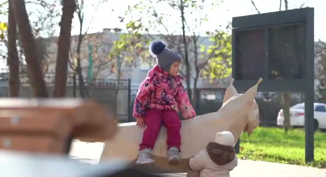Полигональные звери поселились в Севастополе на месте заброшенного пустыря