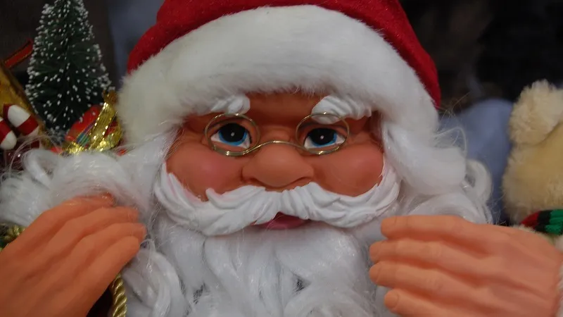 В Великобритании Санта-Клауса сочли слишком расистским и мужественным