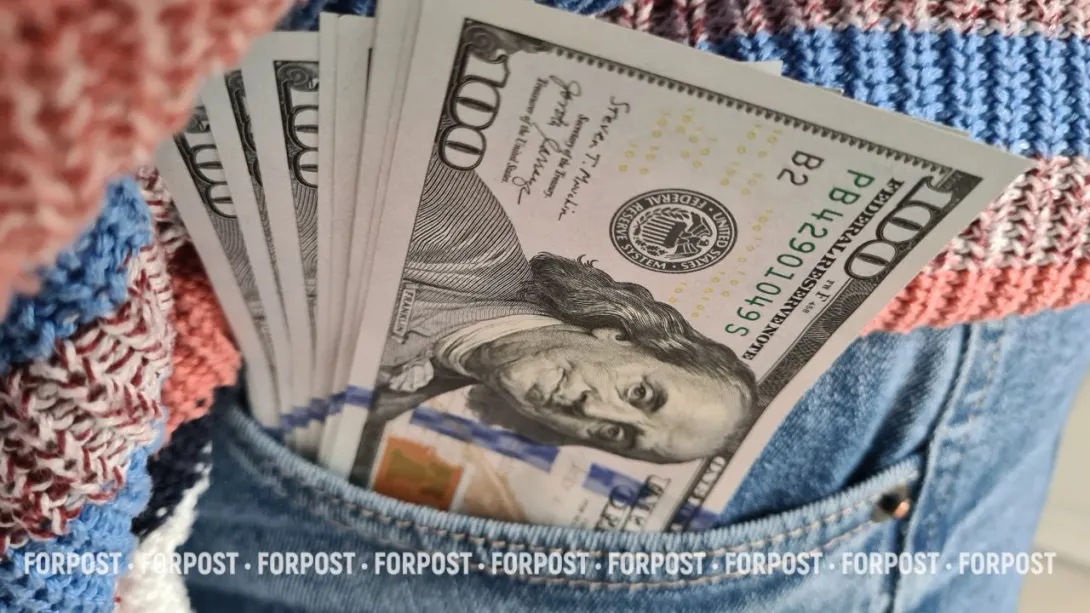 Стоит ли покупать доллары в 2026 году — прогноз финансиста