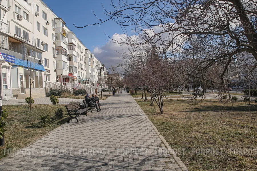 #КудаПодаться в Севастополе. Семейное чтиво, музыкальные Консервы и красота даром 