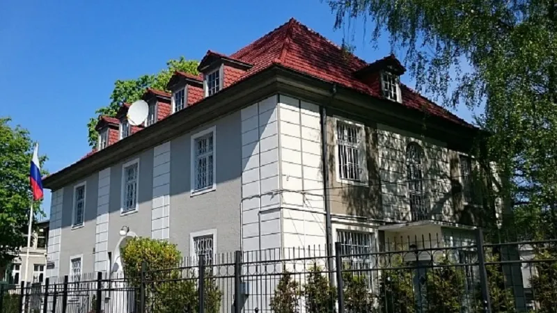 Польша пришла за последним российским консульством, но внутрь не пустили