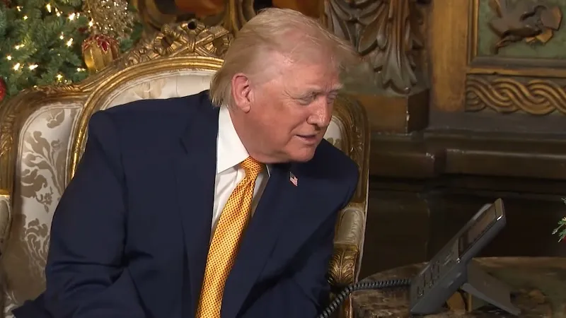 Трамп пообещал американским детям не пускать в США «плохого Санту» 