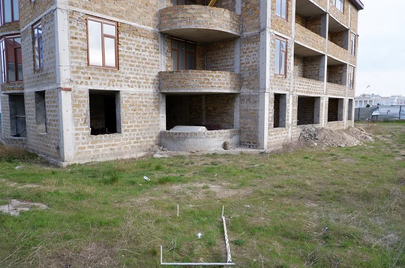 Артефакты Древнего Рима нашли под недостроенным зданием в Севастополе