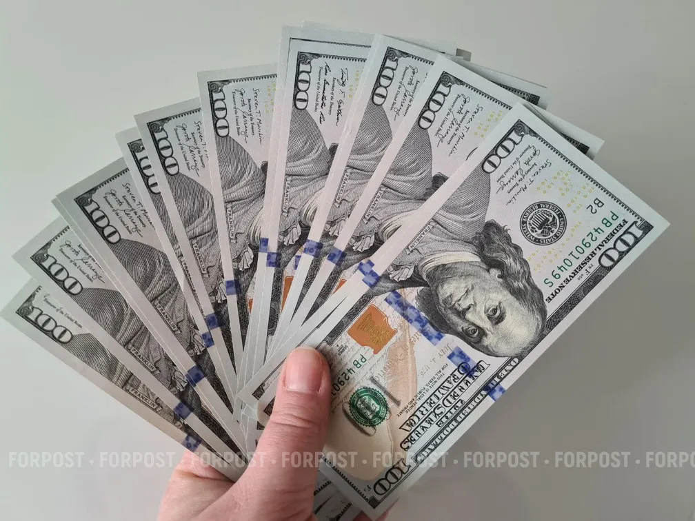 Владелец компании одарил своих сотрудников премией по 33 миллиона рублей каждому