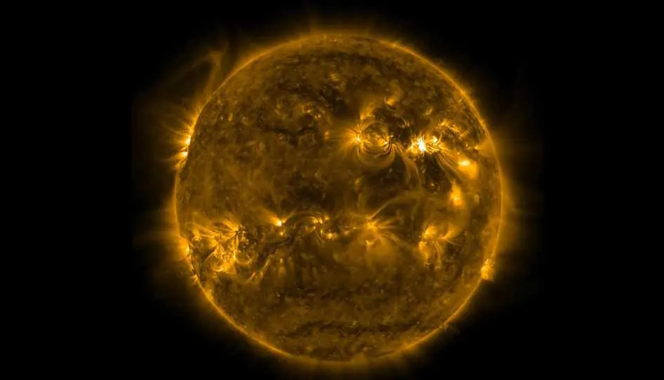 Солнечная активность перед Новым годом: будут ли магнитные бури