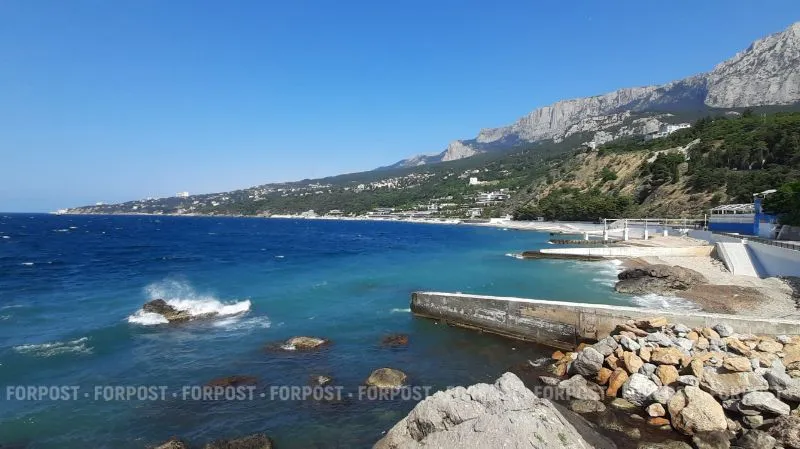 Санаторий на юге Крыма укрепят от штормов почти на миллиард рублей 