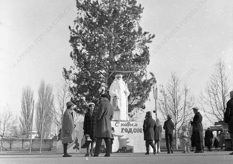 Как готовились к Новому году в Севастополе почти 100 лет назад