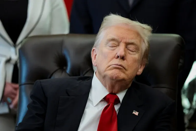 Окружение Трампа говорит о признаках старения, он с этим не согласен