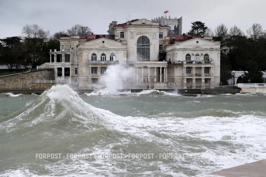 Прекрасные и страшные зимние штормы Севастополя