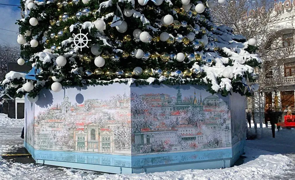 Не просто главная ёлка Севастополя — произведение искусства