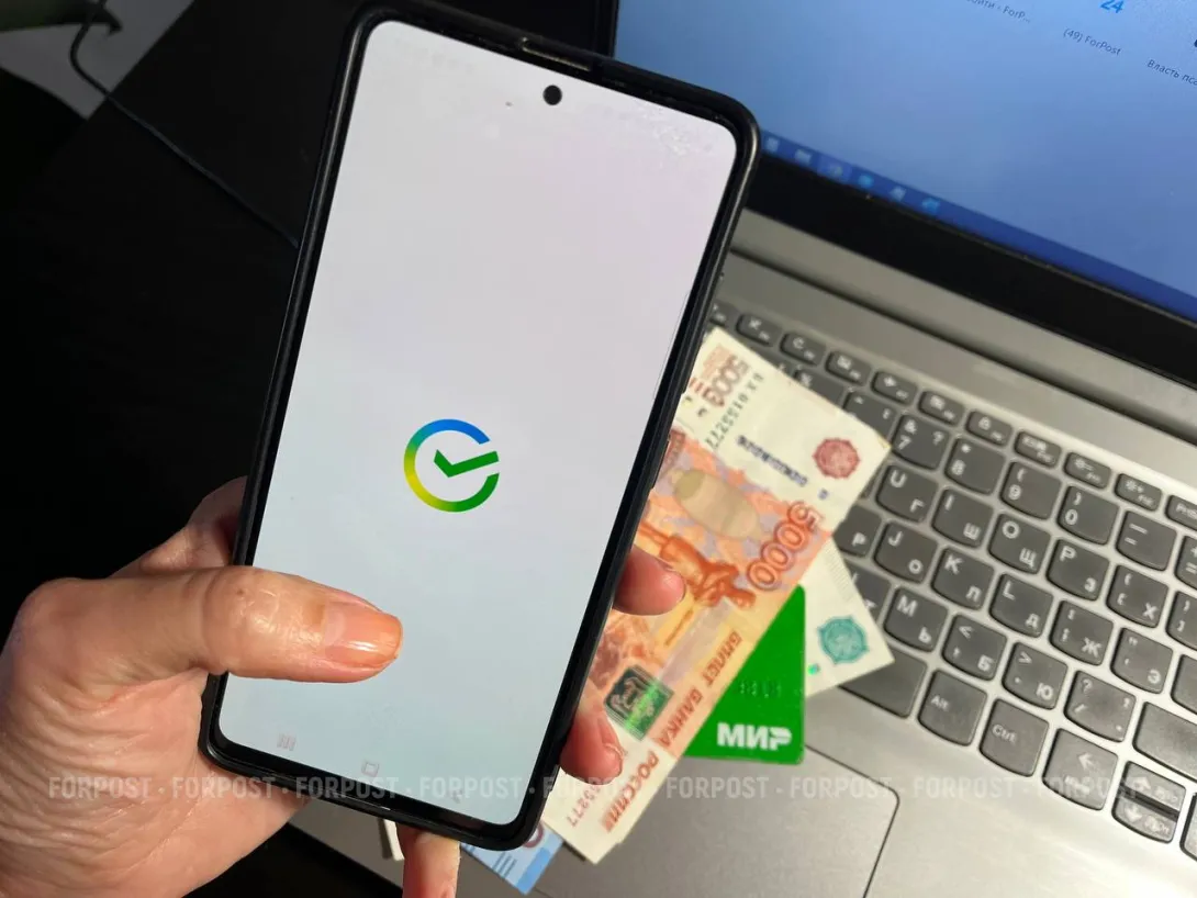 Бывший министр подставил крымчан, севастопольцев и Сбербанк