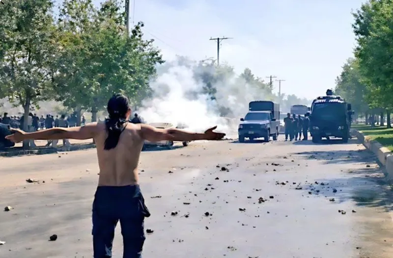 Протесты и обвинения во внешнем вмешательстве: почему Иран снова в огне