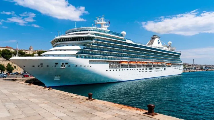 Начальник Севастопольского порта предлагает ставить круизные лайнеры на места стоянки линкоров и крейсеров