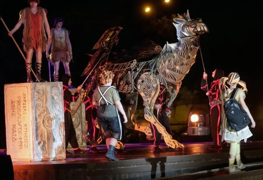 Тысяча жителей Севастополя увидят спектакль «Грифон» бесплатно