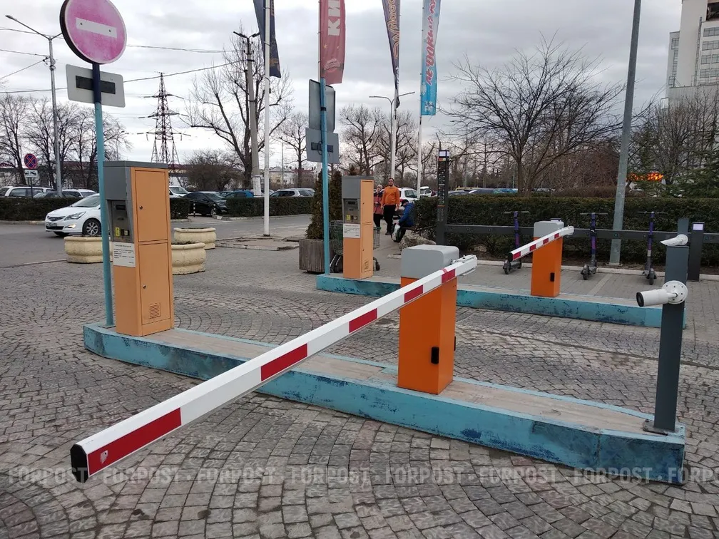 Строительство парковки в центре Севастополя закончилось претензией 