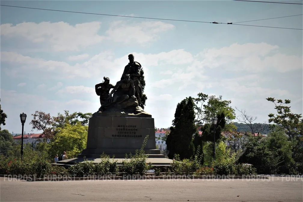 Сквер в центре Севастополя отремонтируют осенью 