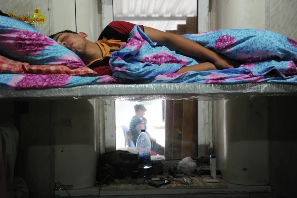 Как индийские работники устроились в России?