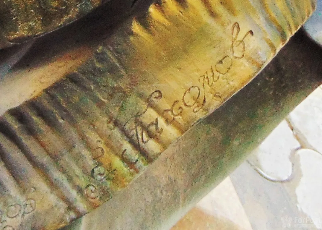 Доморощенный скульптор по заказу чиновника уродует Севастополь