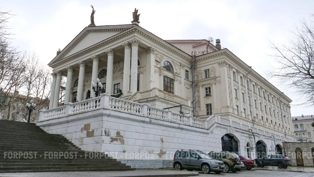 Путин отметил севастопольских луначарцев орденом и званиями