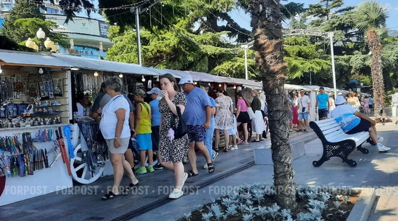 Туристы поехали в Крым — и предъявили новые требования