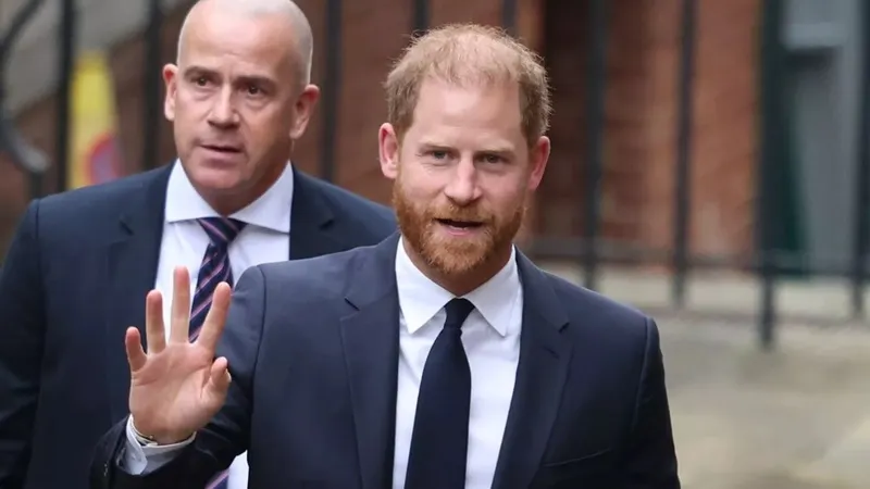 Члены королевской семьи Британии держатся на расстоянии в 800 км друг от друга