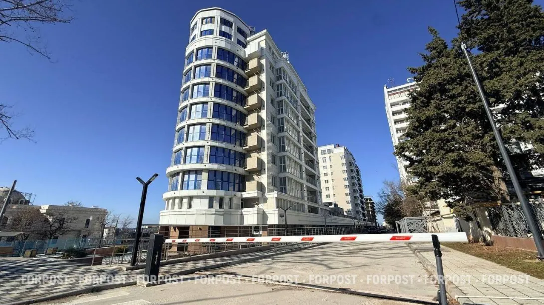 Громадный ЖК возле площади Восставших в Севастополе ввели в эксплуатацию спустя 20 лет