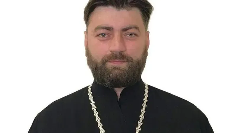 Священника канонической церкви Украины задержали и мобилизовали на блокпосте