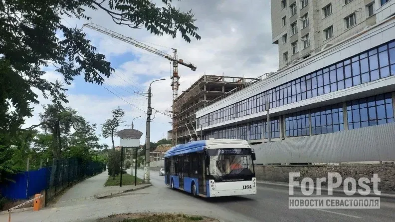 Стрелецкий спуск и площадь Восставших в Севастополе в ожидании скорых перемен