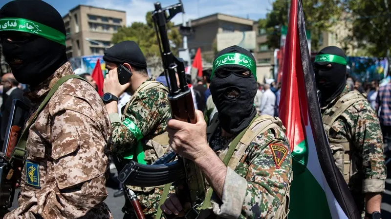 Британия собирается объявить иранский КСИР вне закона