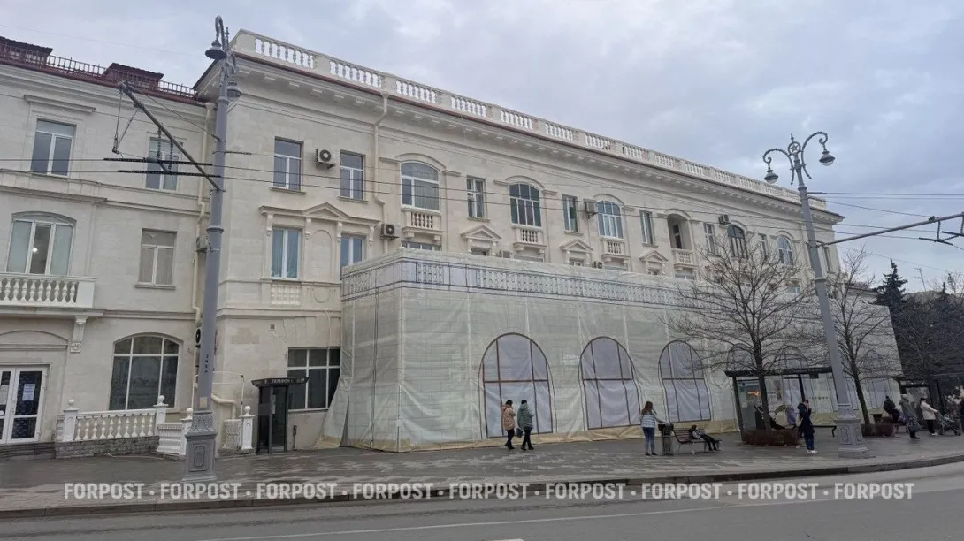 Контракт на ремонт здания «Черноморочки» в центре Севастополя расторгли