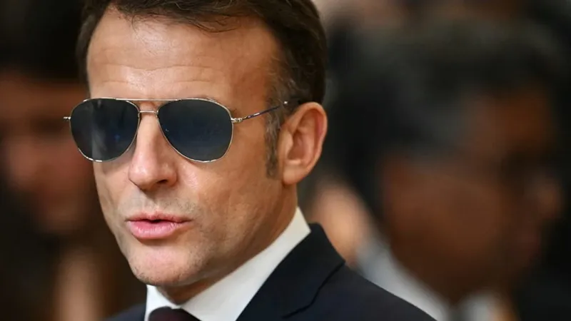 Во Франции признали, что Макрон больше ничего не решает