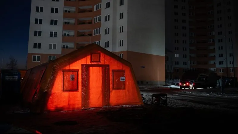 «Генерал Мороз» обрушил энергосистему Украины