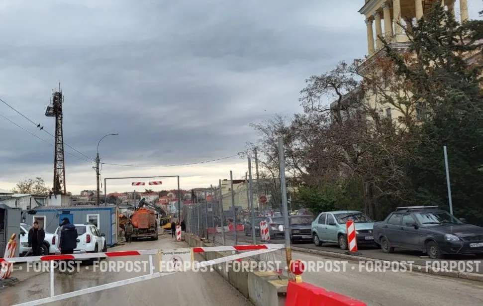 Реконструкция грозит сносом последним деревьям на спуске Адмирала Октябрьского 