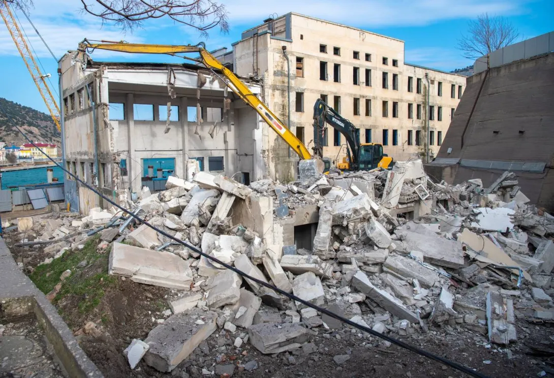 Бывший объект ВМФ в Балаклаве начал превращение в отель 