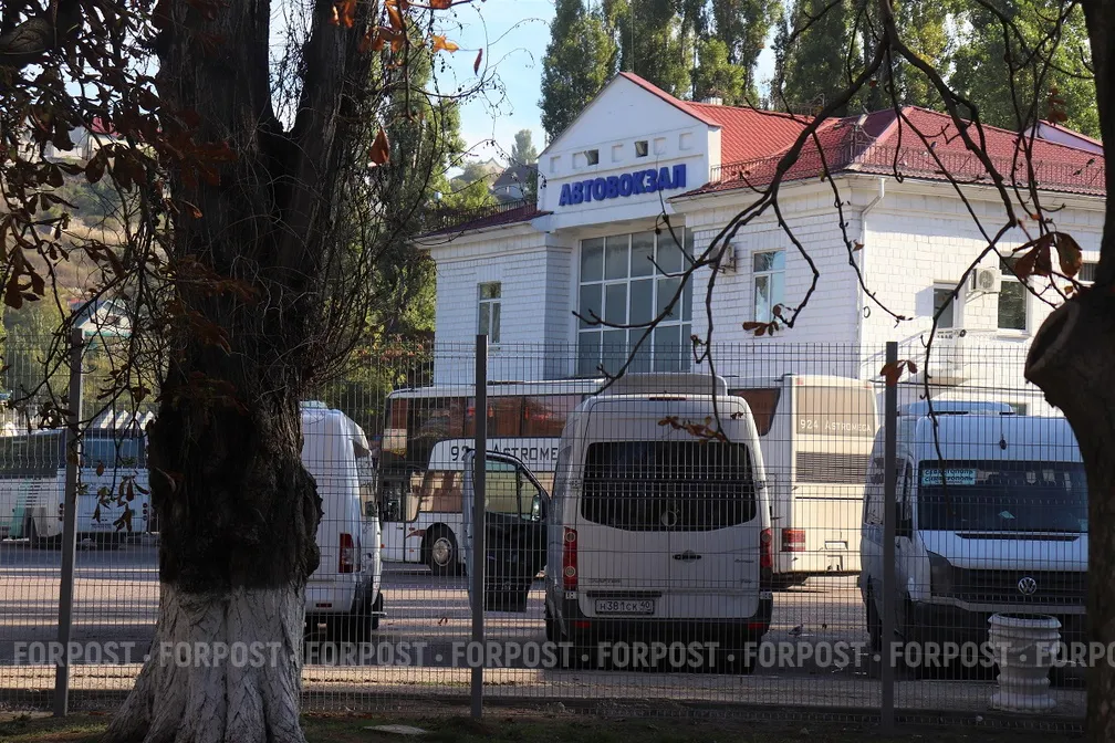 Прощайтесь дома! В Севастополе нельзя проводить родных до автобуса 